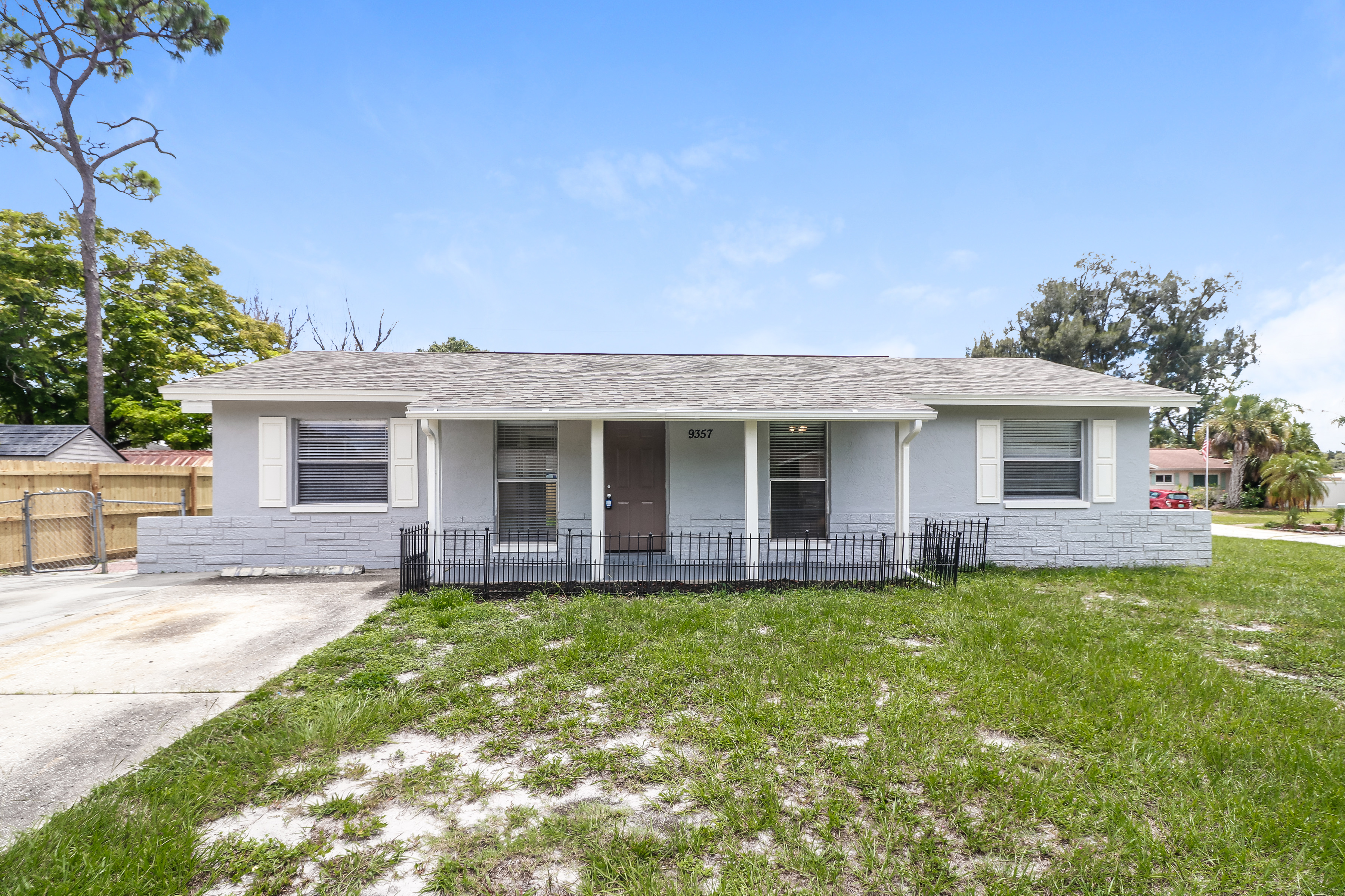 9357 89th Way Seminole, FL 33777